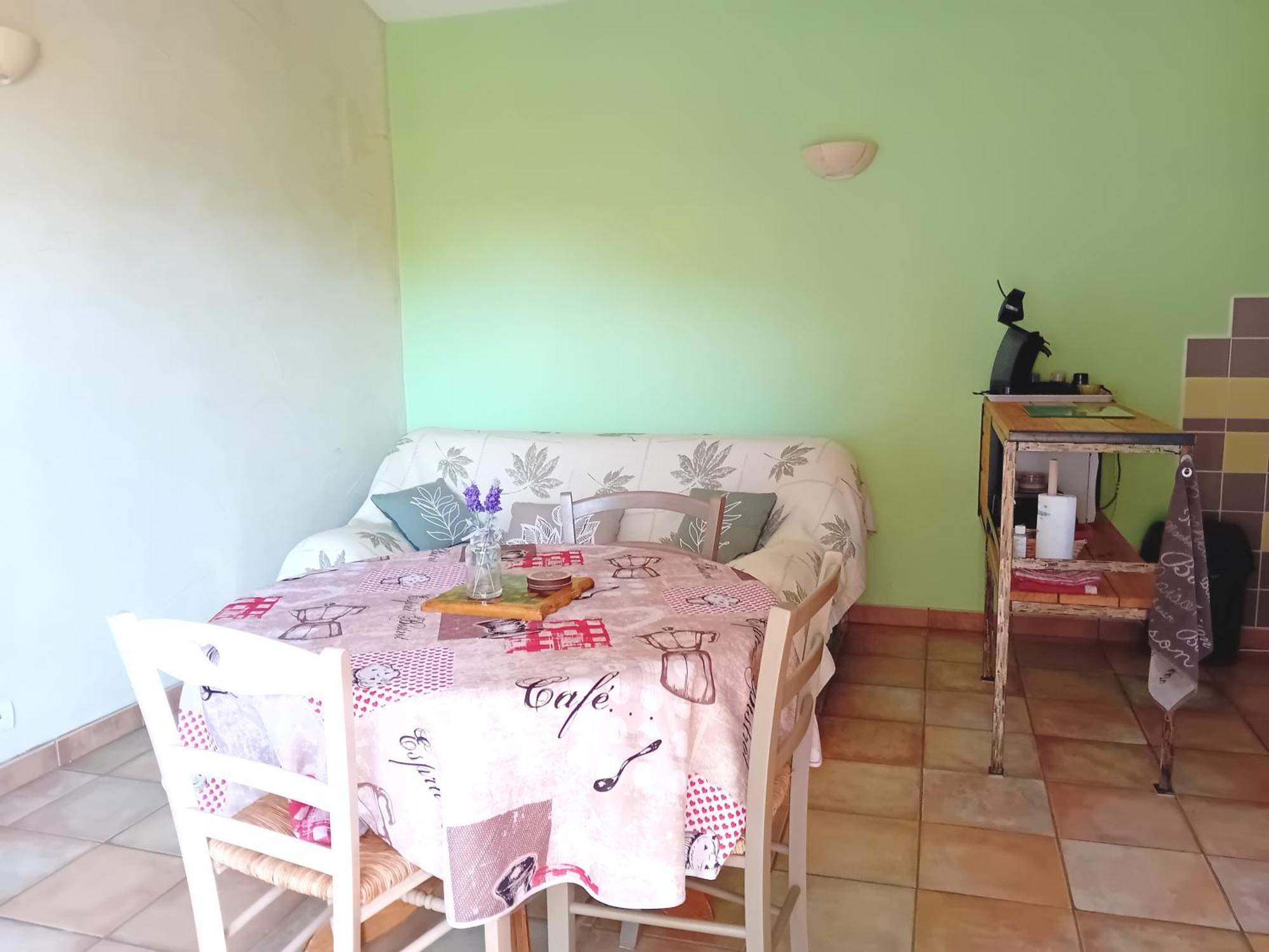 Holiday home Sittelle & Parking Prive